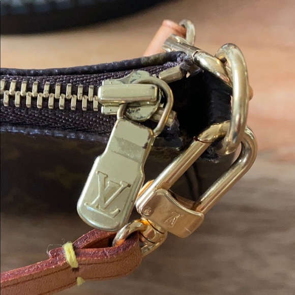 Louis Vuitton Monogram Pochette and Accessories - Picture 11 of 16